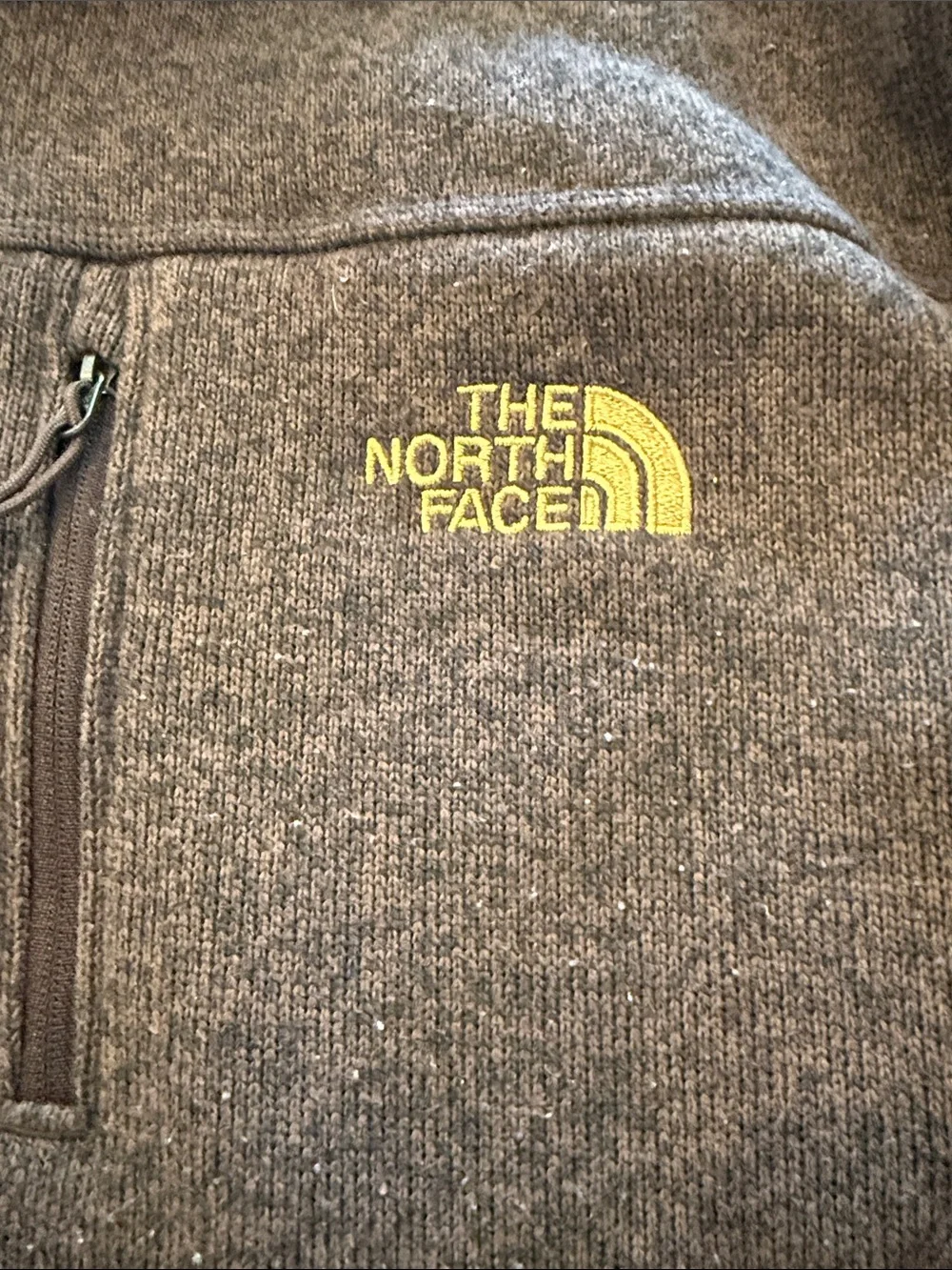 The North Face Men's Brown Quarter-Zip Fleece Pullover with Steamboat embroidery